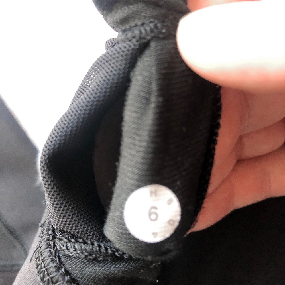 SOLD LULULEMON Black Bra Size 6 - Picture 7 of 7